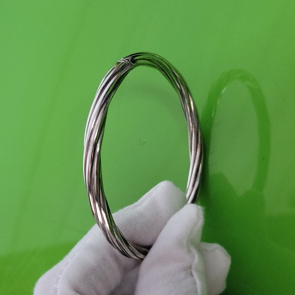Vintage 925 Silver bangle bracelet